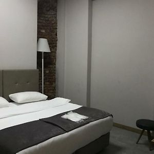 Camera economica con letto king size